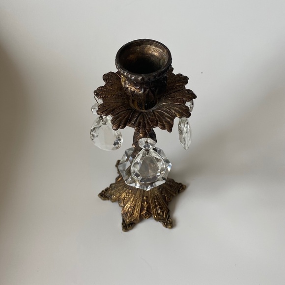 Vintage HOLLYWOOD REGENCY CANDLEHOLDER Brass and Crystal Teardrops Made in Spain - Picture 8 of 9